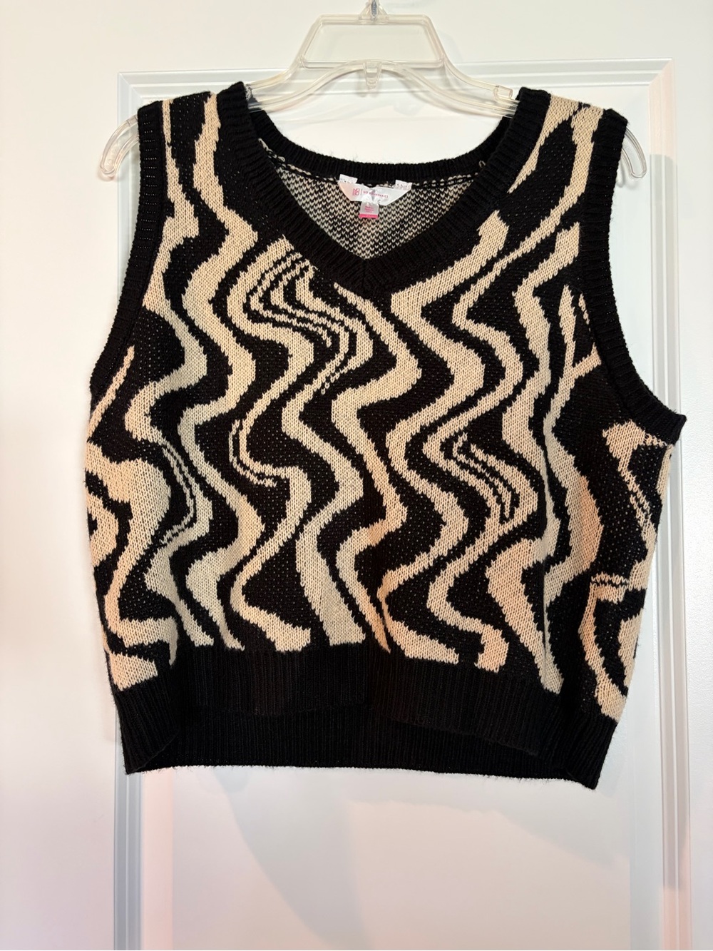 No Boundaries Black & Light Tan  Wavy Knit Sweater Vest